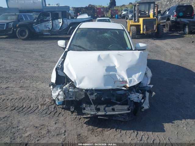 3MYDLBYV7JY327475 Toyota YARIS IA