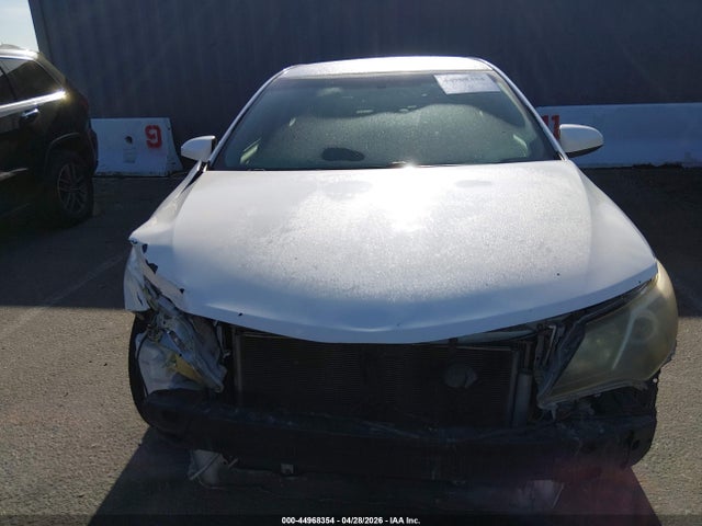 4T1BF1FKXEU463720 Toyota CAMRY SE