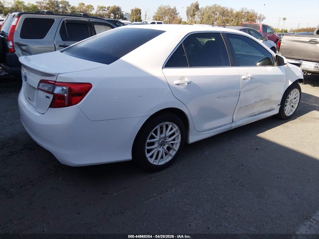 4T1BF1FKXEU463720 Toyota CAMRY SE