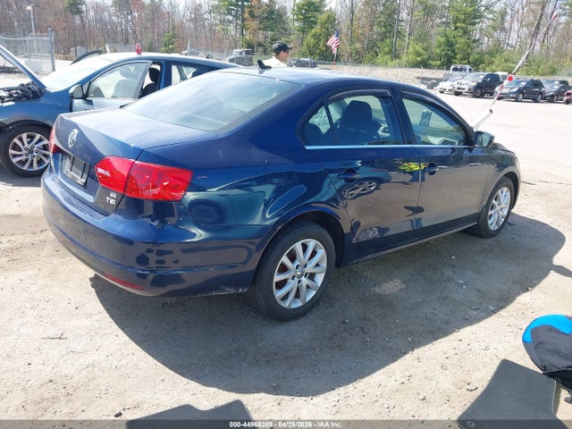 3VWB17AJ2EM368106 Volkswagen Jetta 1.8t Se