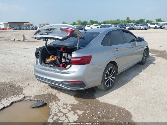 Продажа на аукционе авто 2022 Volkswagen Jetta 1.5t Sport, vin: 3VWBM7BU0NM015380, номер лота: 44968409
