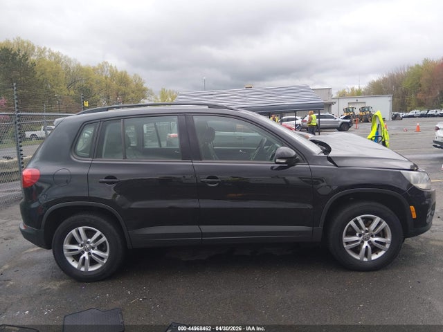 44968462 :رقم المزاد ، WVGAV7AX4HK001982 vin ، 2017 Volkswagen Tiguan 2.0t S مزاد بيع