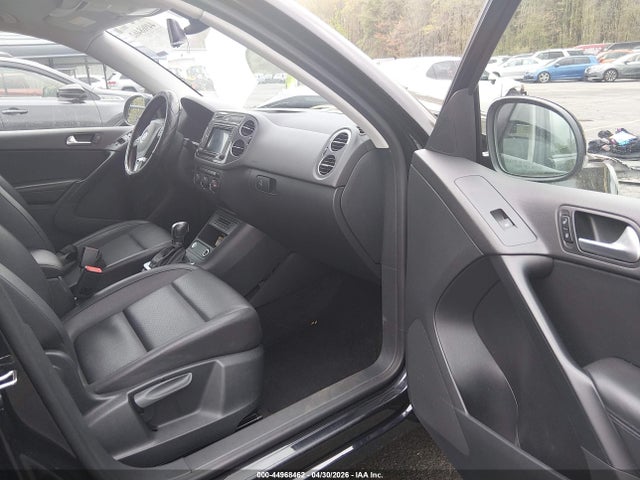 44968462 :رقم المزاد ، WVGAV7AX4HK001982 vin ، 2017 Volkswagen Tiguan 2.0t S مزاد بيع