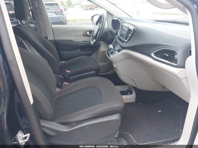 44968740 :رقم المزاد ، 2C4RC1CG6LR176140 vin ، 2020 Chrysler Voyager Lx مزاد بيع