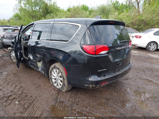 44968816 :رقم المزاد ، 2C4RC1DG8HR635500 vin ، 2017 Chrysler Pacifica Touring مزاد بيع