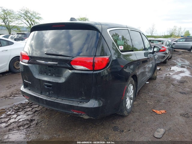 44968816 :رقم المزاد ، 2C4RC1DG8HR635500 vin ، 2017 Chrysler Pacifica Touring مزاد بيع