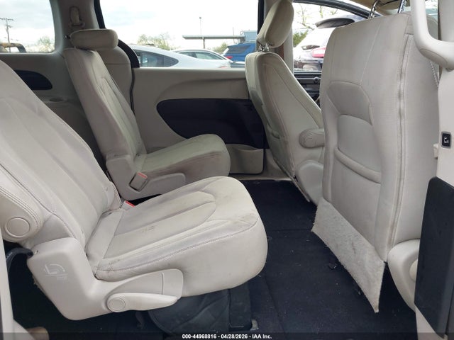 44968816 :رقم المزاد ، 2C4RC1DG8HR635500 vin ، 2017 Chrysler Pacifica Touring مزاد بيع
