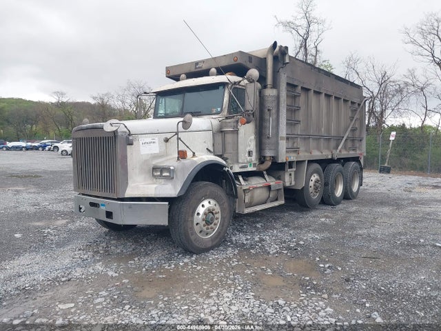 44968906 :رقم المزاد ، 1FV4FXZB6YLG71381 vin ، 2000 Freightliner Conventional Fld120 مزاد بيع