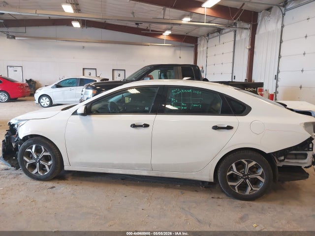 44968980 :رقم المزاد ، 3KPF24AD4ME362973 vin ، 2021 Kia Forte Lxs مزاد بيع