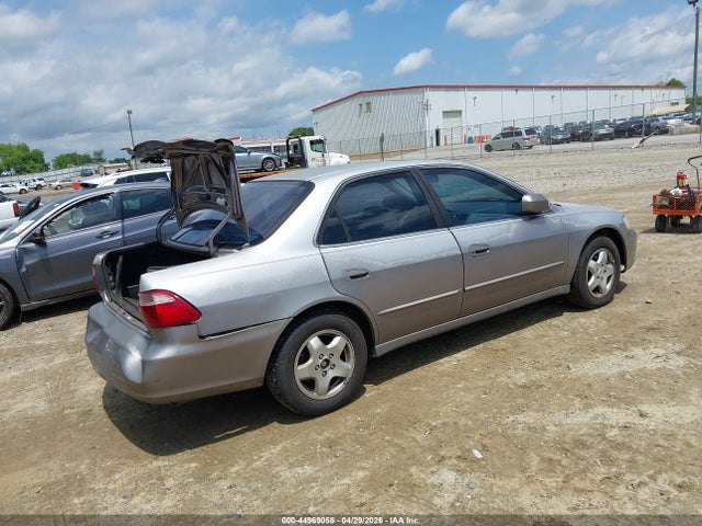 44969058 :رقم المزاد ، 1HGCG1651YA062127 vin ، 2000 Honda Accord 3.0 Ex مزاد بيع