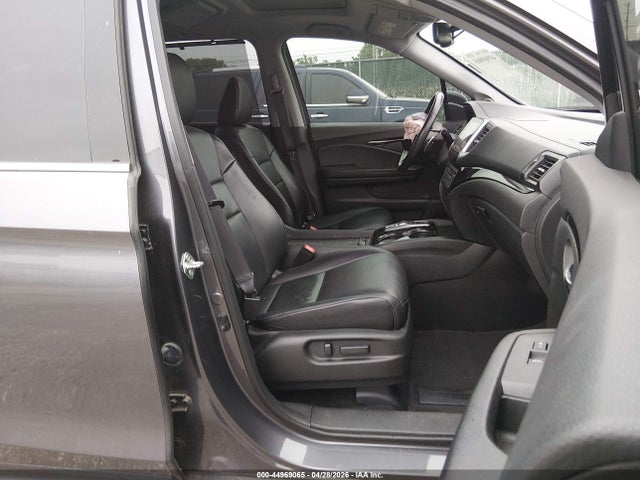 Honda Pilot Touring 2017 5FNYF6H96HB012741 Image 5