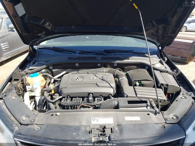 3VWD17AJXFM271715 Volkswagen Jetta 1.8t Se