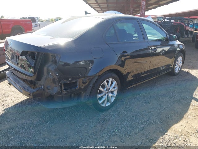 3VWD17AJXFM271715 Volkswagen Jetta 1.8t Se