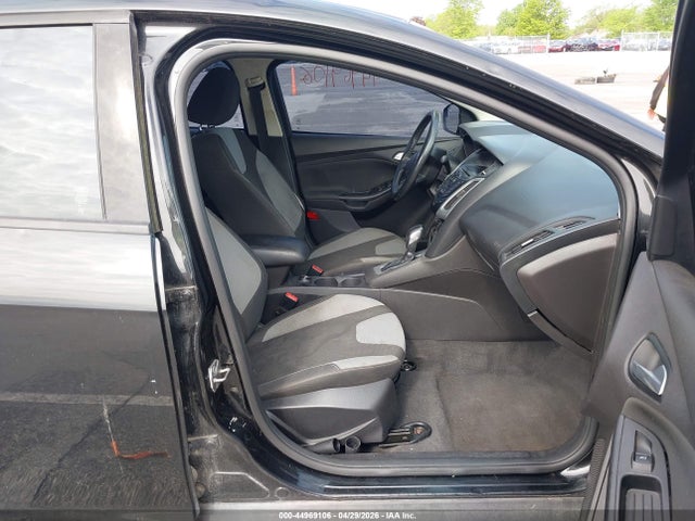 44969106 :رقم المزاد ، 1FADP3F26EL286343 vin ، 2014 Ford Focus Se مزاد بيع