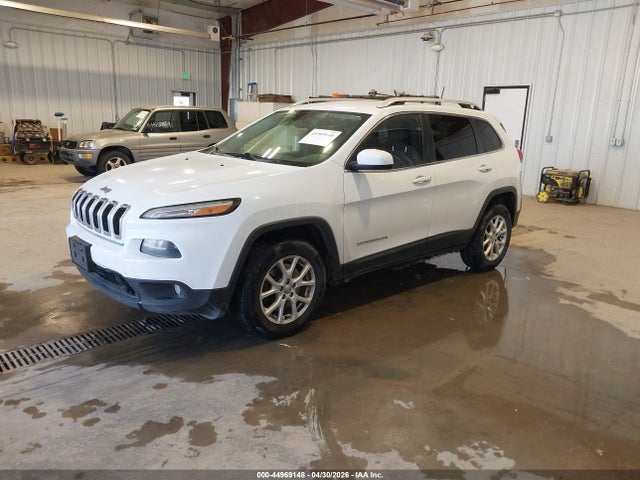 Jeep Cherokee Latitude 2016 1C4PJMCB1GW166356 Image 2