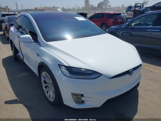 Tesla Model X 60d/70d/75d/90d 2016 5YJXCAE26GF001803 Image 1