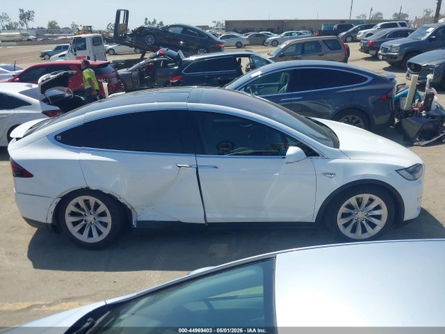 Tesla Model X 60d/70d/75d/90d 2016 5YJXCAE26GF001803 Image 13