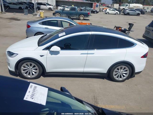 Tesla Model X 60d/70d/75d/90d 2016 5YJXCAE26GF001803 Image 14