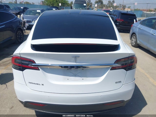 Tesla Model X 60d/70d/75d/90d 2016 5YJXCAE26GF001803 Image 16