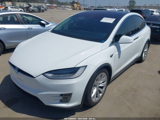 Tesla Model X 60d/70d/75d/90d 2016 5YJXCAE26GF001803 Image 2