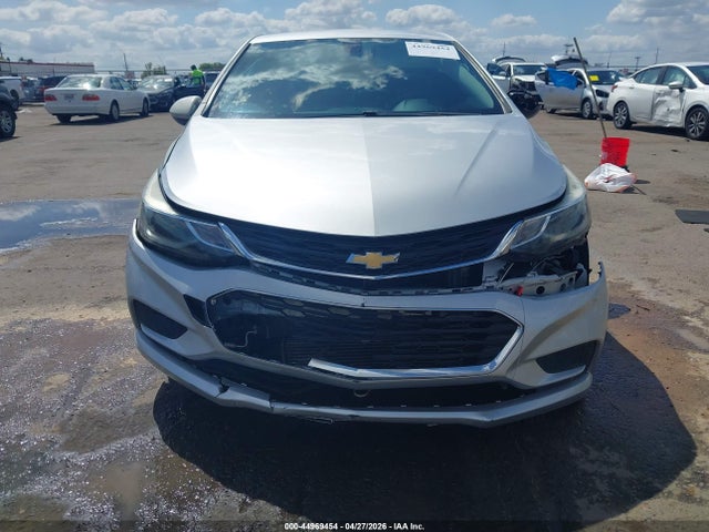 1G1BE5SM0J7108353 Chevrolet Cruze Lt Auto