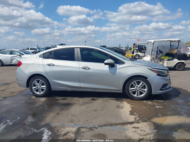 1G1BE5SM0J7108353 Chevrolet Cruze Lt Auto