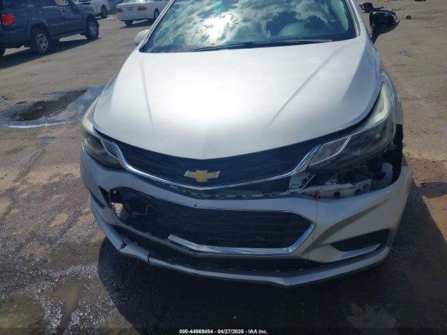 1G1BE5SM0J7108353 Chevrolet Cruze Lt Auto