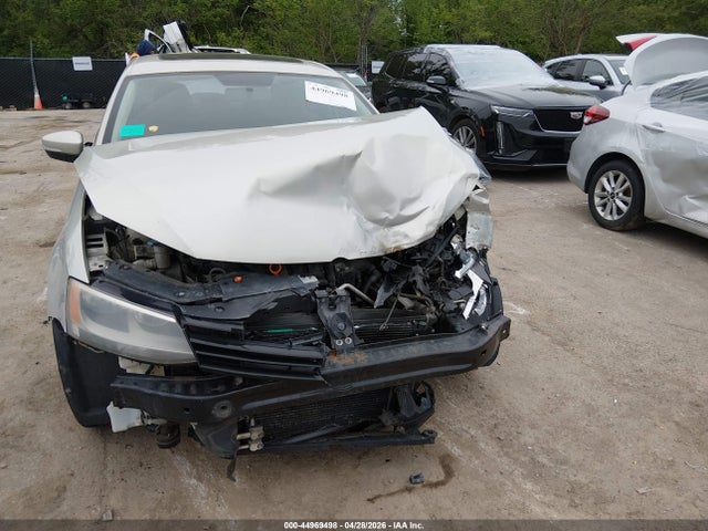 44969498 :رقم المزاد ، 3VWDZ7AJ9BM318946 vin ، 2011 Volkswagen Jetta 2.5l Se مزاد بيع