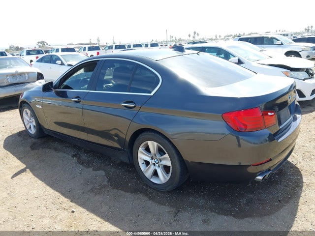 2011 Bmw 528i მანქანა იყიდება აუქციონზე, vin: WBAFR1C53BC744204, აუქციონის ნომერი: 44969560