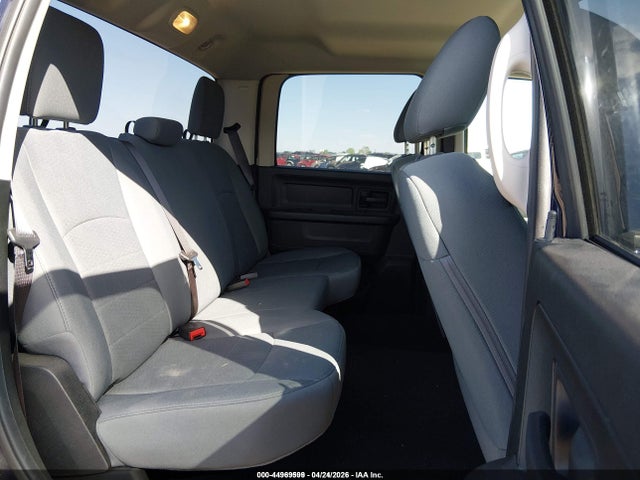1C6RR7KG5JS106201 RAM 1500 Tradesman 4x4 5&#039;7 Box