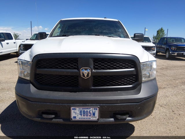 3C6RR7KG7KG619944 RAM 1500 Classic Tradesman 4x4 5&#039;7 Box