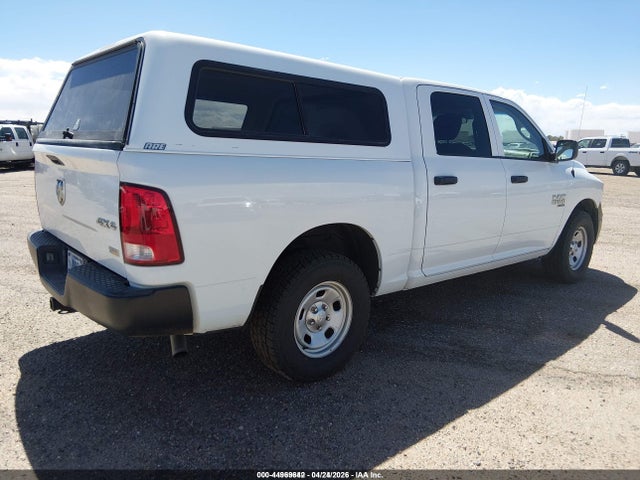 3C6RR7KG7KG619944 RAM 1500 Classic Tradesman 4x4 5&#039;7 Box