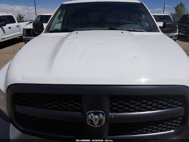 3C6RR7KG7KG619944 RAM 1500 Classic Tradesman 4x4 5&#039;7 Box
