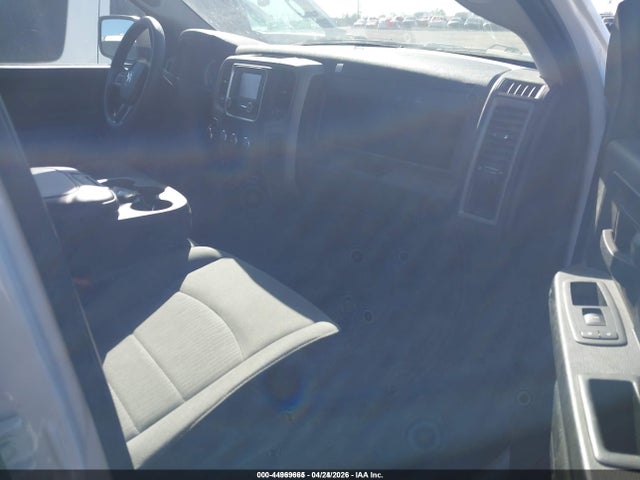 3C6RR7KG5MG691681 RAM 1500 Classic Tradesman 4x4 5&#039;7 Box