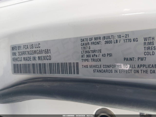 3C6RR7KG5MG691681 RAM 1500 Classic Tradesman 4x4 5&#039;7 Box