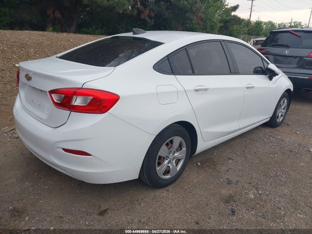 Продажа на аукционе авто 2017 Chevrolet Cruze Ls Auto, vin: 1G1BC5SM7H7247475, номер лота: 44969666
