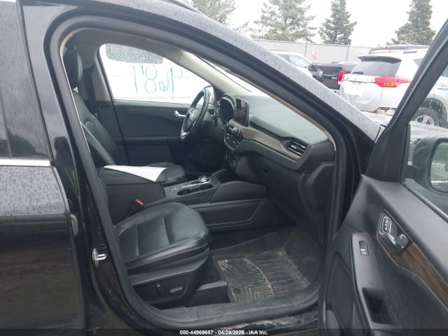 2020 Ford Escape Titanium მანქანა იყიდება აუქციონზე, vin: 1FMCU9J95LUB15236, აუქციონის ნომერი: 44969687