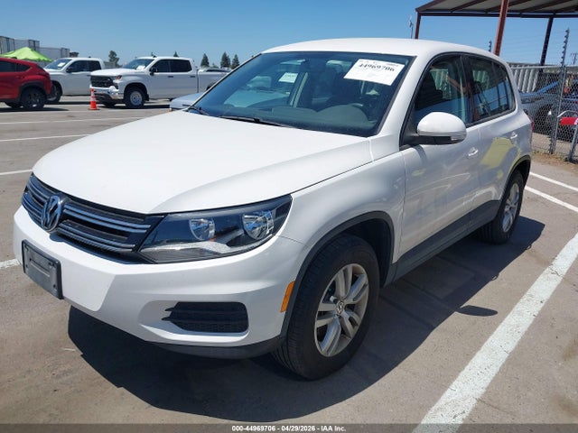 2013 Volkswagen Tiguan S მანქანა იყიდება აუქციონზე, vin: WVGAV3AX5DW607724, აუქციონის ნომერი: 44969706