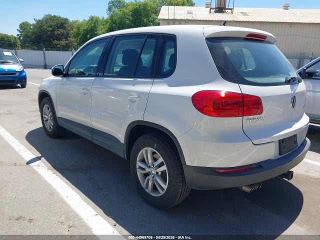 2013 Volkswagen Tiguan S მანქანა იყიდება აუქციონზე, vin: WVGAV3AX5DW607724, აუქციონის ნომერი: 44969706