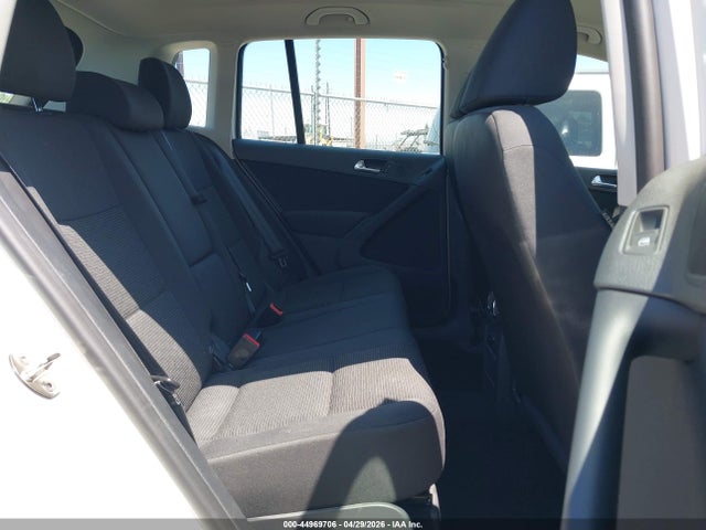 2013 Volkswagen Tiguan S მანქანა იყიდება აუქციონზე, vin: WVGAV3AX5DW607724, აუქციონის ნომერი: 44969706