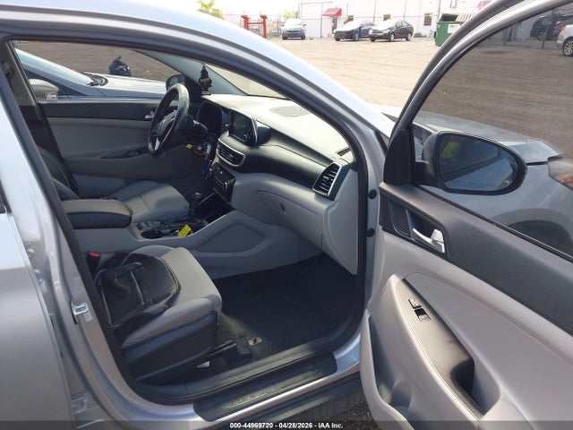 2019 Hyundai Tucson Se მანქანა იყიდება აუქციონზე, vin: KM8J2CA40KU900938, აუქციონის ნომერი: 44969720