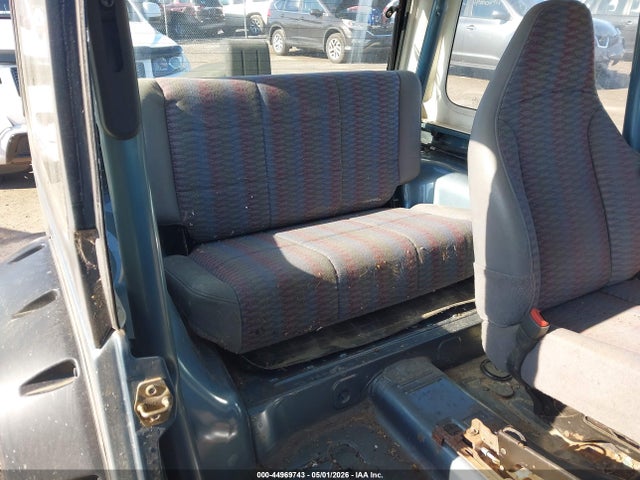 44969743 :رقم المزاد ، 1J4FY29P0WP784284 vin ، 1998 Jeep Wrangler Se مزاد بيع