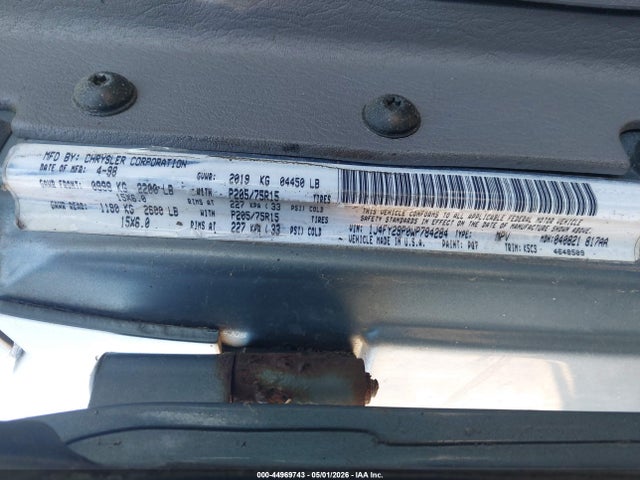 44969743 :رقم المزاد ، 1J4FY29P0WP784284 vin ، 1998 Jeep Wrangler Se مزاد بيع