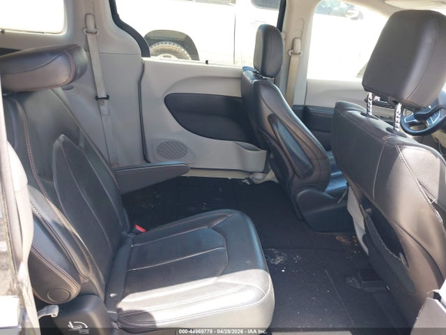Auction sale of the 2017 Chrysler Pacifica Touring-l, vin: 2C4RC1BG6HR668028, lot number: 44969778