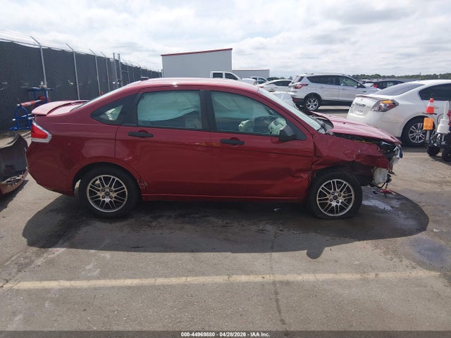 44969880 :رقم المزاد ، 1FAHP3FN8BW115275 vin ، 2011 Ford Focus Se مزاد بيع