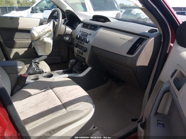 44969880 :رقم المزاد ، 1FAHP3FN8BW115275 vin ، 2011 Ford Focus Se مزاد بيع