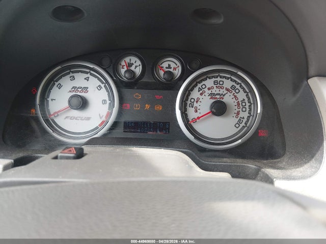 44969880 :رقم المزاد ، 1FAHP3FN8BW115275 vin ، 2011 Ford Focus Se مزاد بيع