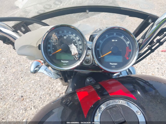 SMTC02L4XEJ626035 Triumph Motorcycle Rocket Iii Roadster