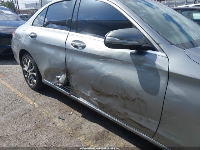 2015 Mercedes-benz C 300 მანქანა იყიდება აუქციონზე, vin: 55SWF4JB1FU068235, აუქციონის ნომერი: 44970062