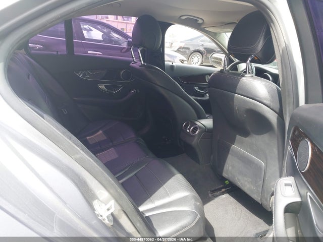 2015 Mercedes-benz C 300 მანქანა იყიდება აუქციონზე, vin: 55SWF4JB1FU068235, აუქციონის ნომერი: 44970062